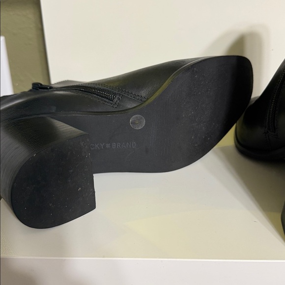 Lucky Brand - Picture 6 of 6